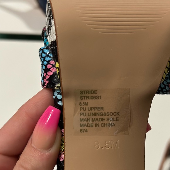 Worn only once - Picture 4 of 5